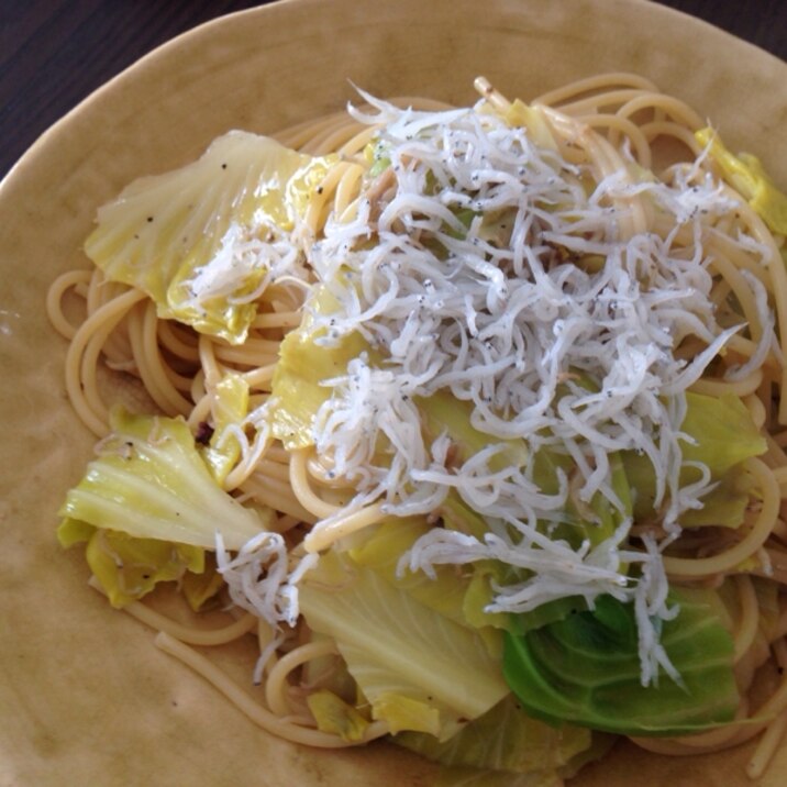 アンチョビ入り！春キャベツとシラスのパスタ